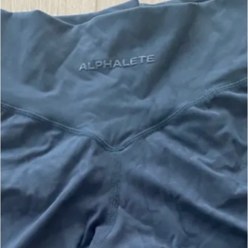 Alphalete Whale Blue 6” Alphalux Wonder Shorts Size M